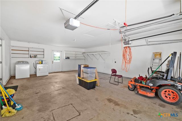 83 Lakeoak, Victoria, TX 77905