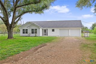 83 Lakeoak, Victoria, TX 77905