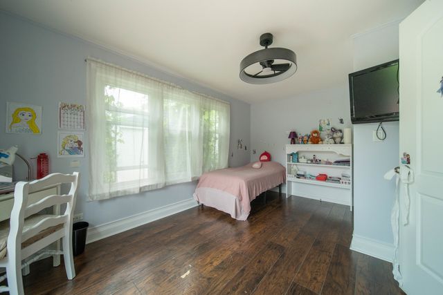 1704 Maple Avenue, Northbrook, IL 60062