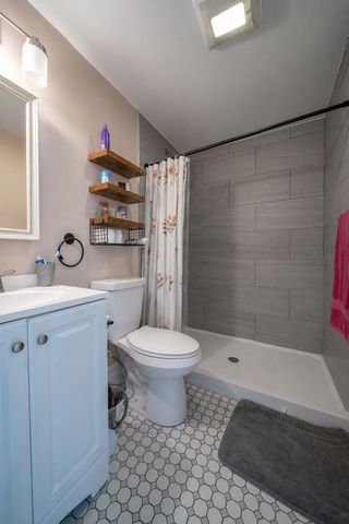 1704 Maple Avenue, Northbrook, IL 60062