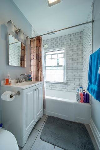 1704 Maple Avenue, Northbrook, IL 60062