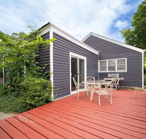 1704 Maple Avenue, Northbrook, IL 60062