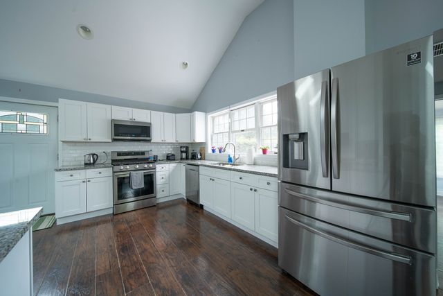 1704 Maple Avenue, Northbrook, IL 60062