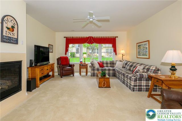 6515 Betsy Ross Circle, Bethlehem City, PA 18017