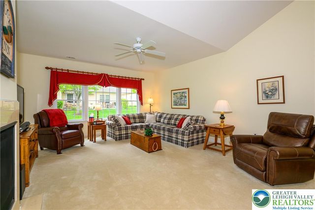 6515 Betsy Ross Circle, Bethlehem City, PA 18017