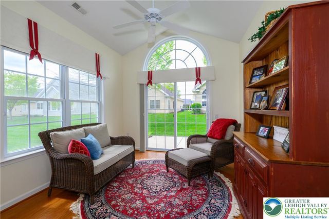 6515 Betsy Ross Circle, Bethlehem City, PA 18017