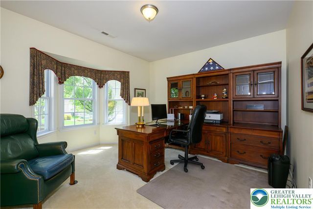 6515 Betsy Ross Circle, Bethlehem City, PA 18017