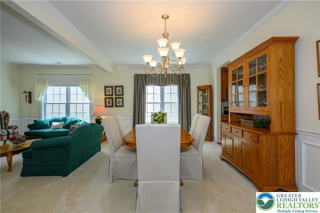 6515 Betsy Ross Circle, Bethlehem City, PA 18017