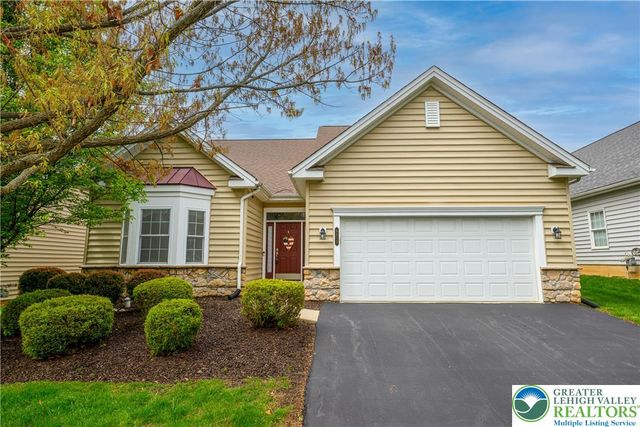 6515 Betsy Ross Circle, Bethlehem City, PA 18017