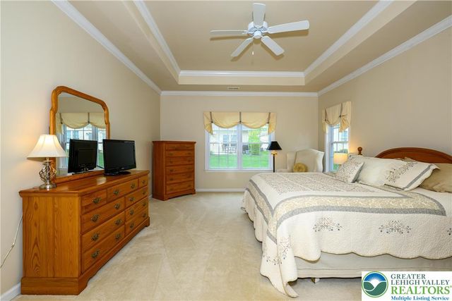 6515 Betsy Ross Circle, Bethlehem City, PA 18017