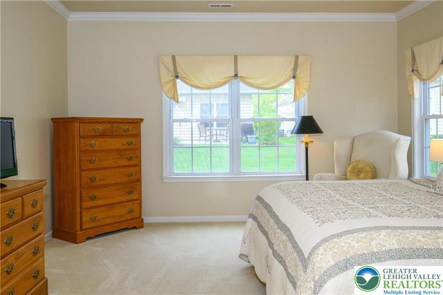 6515 Betsy Ross Circle, Bethlehem City, PA 18017