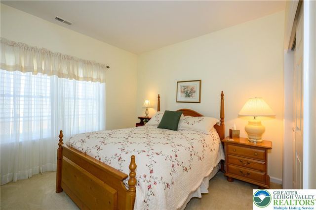 6515 Betsy Ross Circle, Bethlehem City, PA 18017