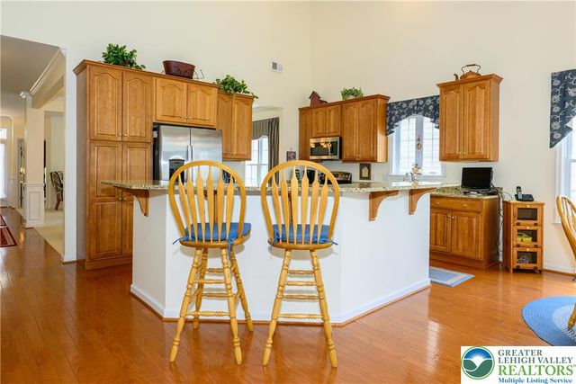6515 Betsy Ross Circle, Bethlehem City, PA 18017