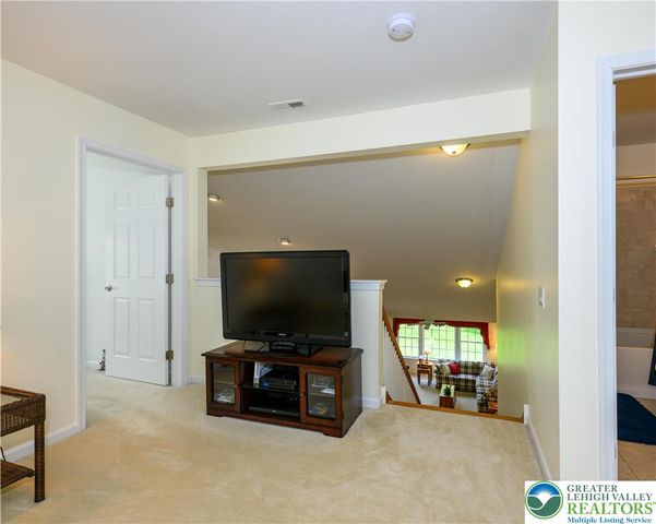 6515 Betsy Ross Circle, Bethlehem City, PA 18017