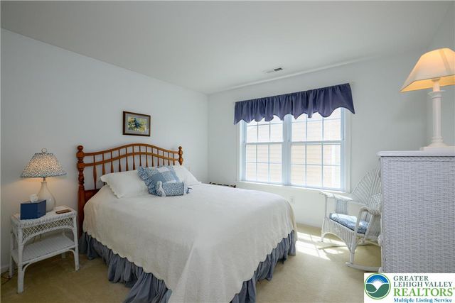 6515 Betsy Ross Circle, Bethlehem City, PA 18017