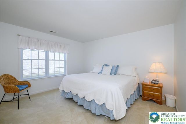 6515 Betsy Ross Circle, Bethlehem City, PA 18017