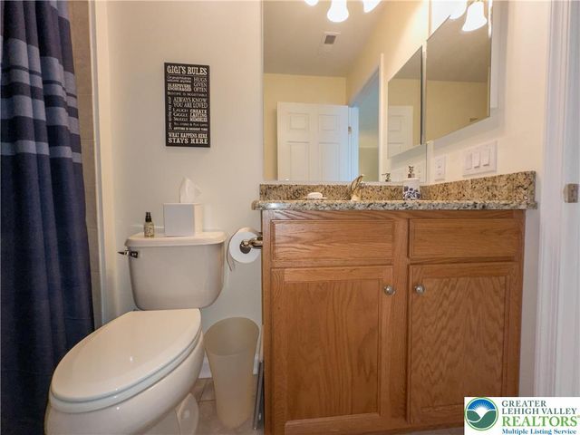 6515 Betsy Ross Circle, Bethlehem City, PA 18017