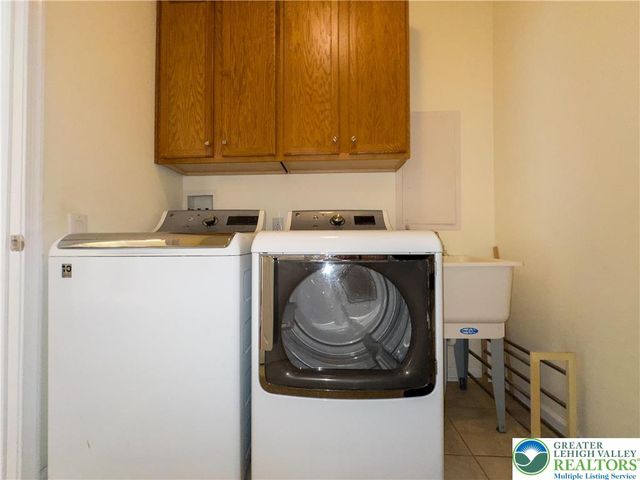 6515 Betsy Ross Circle, Bethlehem City, PA 18017