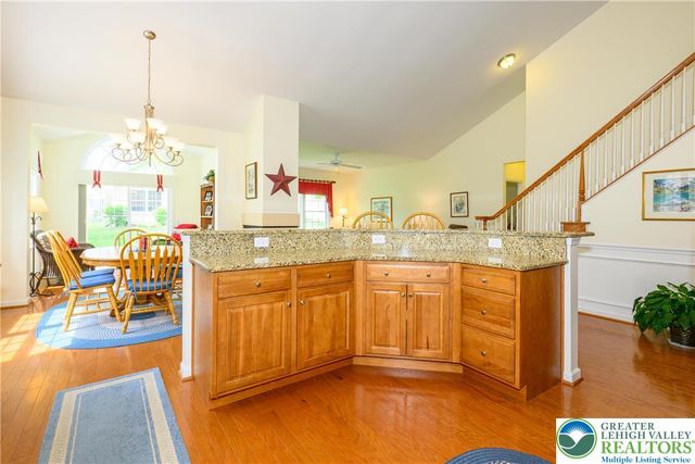 6515 Betsy Ross Circle, Bethlehem City, PA 18017