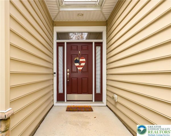 6515 Betsy Ross Circle, Bethlehem City, PA 18017