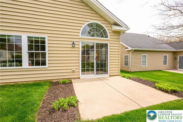 6515 Betsy Ross Circle, Bethlehem City, PA 18017