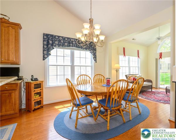 6515 Betsy Ross Circle, Bethlehem City, PA 18017