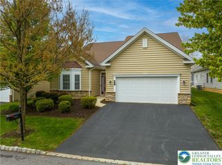 6515 Betsy Ross Circle, Bethlehem City, PA 18017