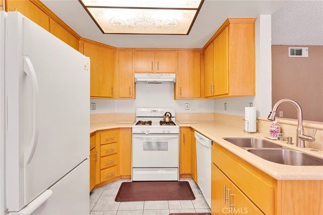 14553 Golden Trail, Victorville, CA 92392