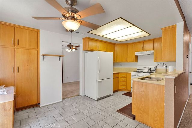 14553 Golden Trail, Victorville, CA 92392
