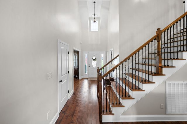1141 Old Duke Dr, Clarksville, TN 37043