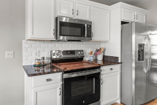 1141 Old Duke Dr, Clarksville, TN 37043