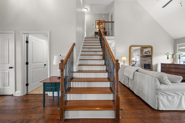 1141 Old Duke Dr, Clarksville, TN 37043
