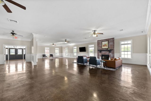 1141 Old Duke Dr, Clarksville, TN 37043