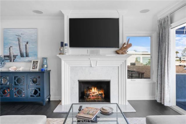 215 E Edgewater, Newport Beach, CA 92661