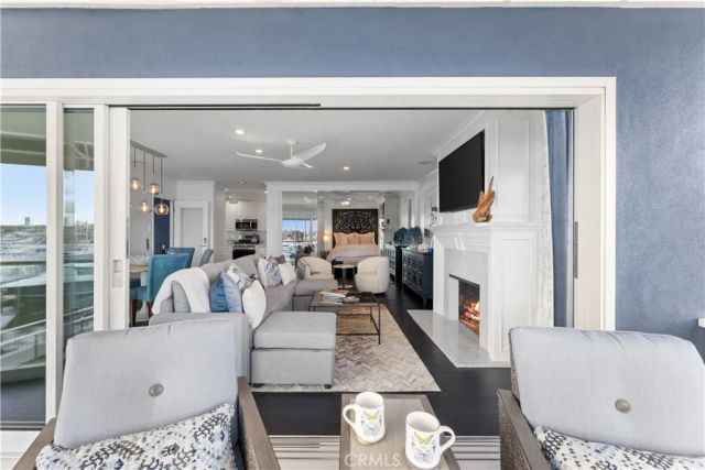 215 E Edgewater, Newport Beach, CA 92661