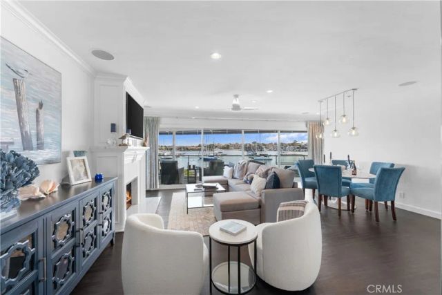 215 E Edgewater, Newport Beach, CA 92661