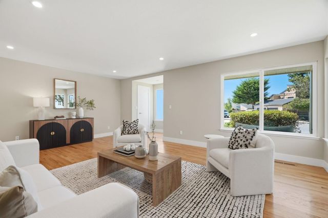 2110 Dolphin Drive, Aptos, CA 95003