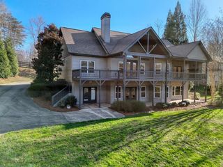 892 Cypress Pointe Lane, Hayesville, NC 28904