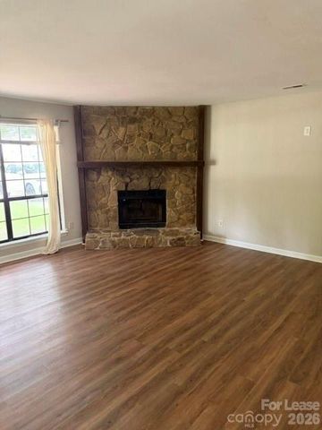6702 W Woodthrush Drive, Charlotte, NC 28227