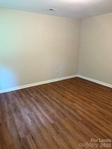 6702 W Woodthrush Drive, Charlotte, NC 28227