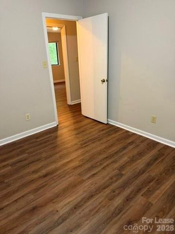 6702 W Woodthrush Drive, Charlotte, NC 28227