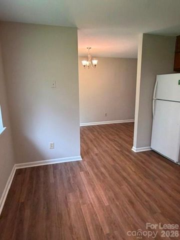 6702 W Woodthrush Drive, Charlotte, NC 28227
