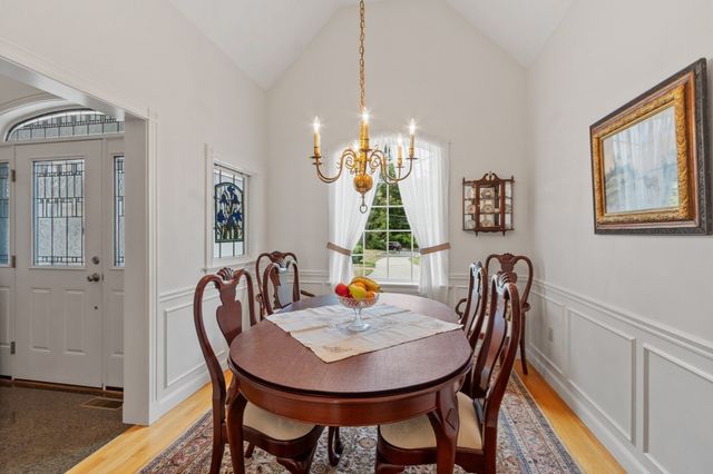 52 High St, Chelmsford, MA 01824