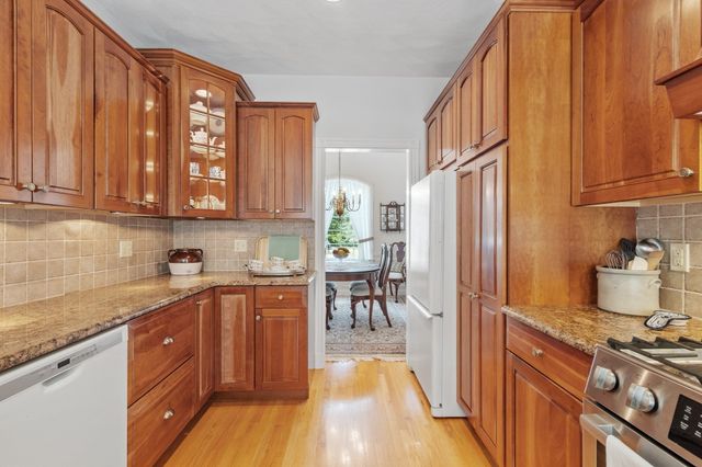 52 High St, Chelmsford, MA 01824