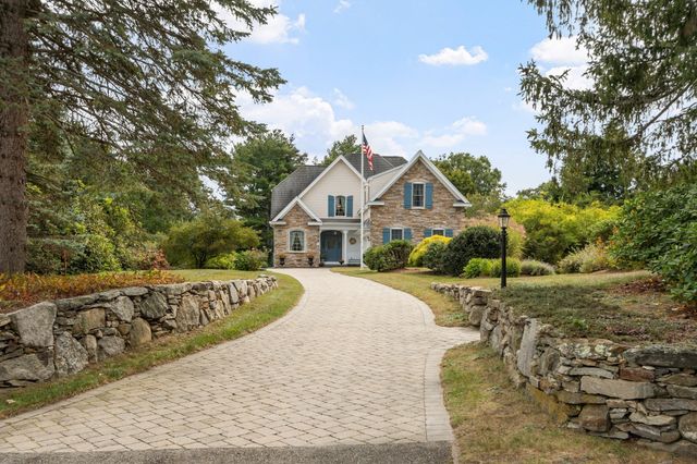52 High St, Chelmsford, MA 01824