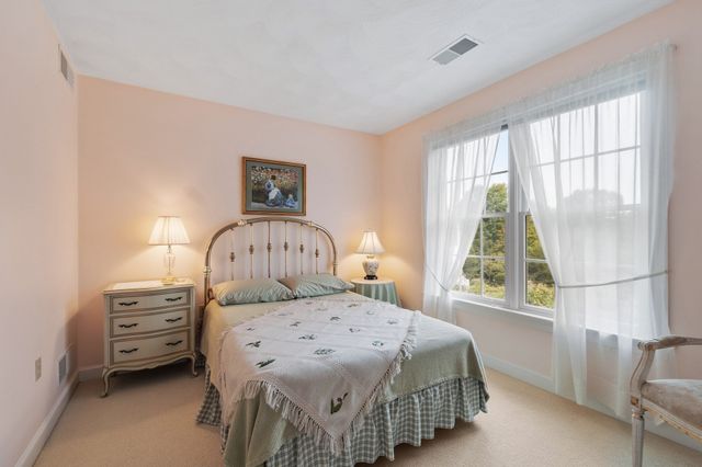 52 High St, Chelmsford, MA 01824