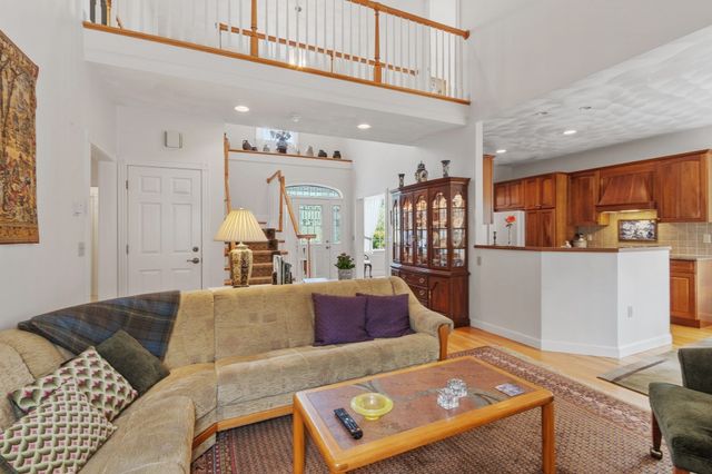 52 High St, Chelmsford, MA 01824