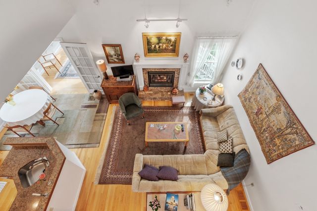 52 High St, Chelmsford, MA 01824