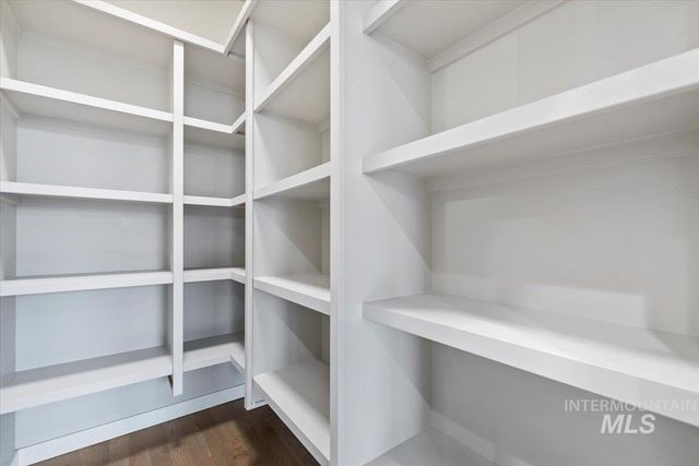 4704 W Barnview Drive, Boise, ID 83714