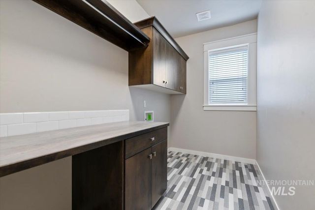 4704 W Barnview Drive, Boise, ID 83714